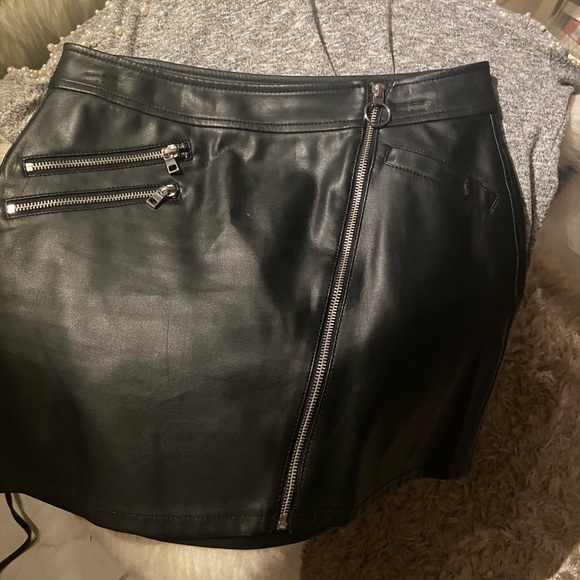 Express - Picture 3 of 3